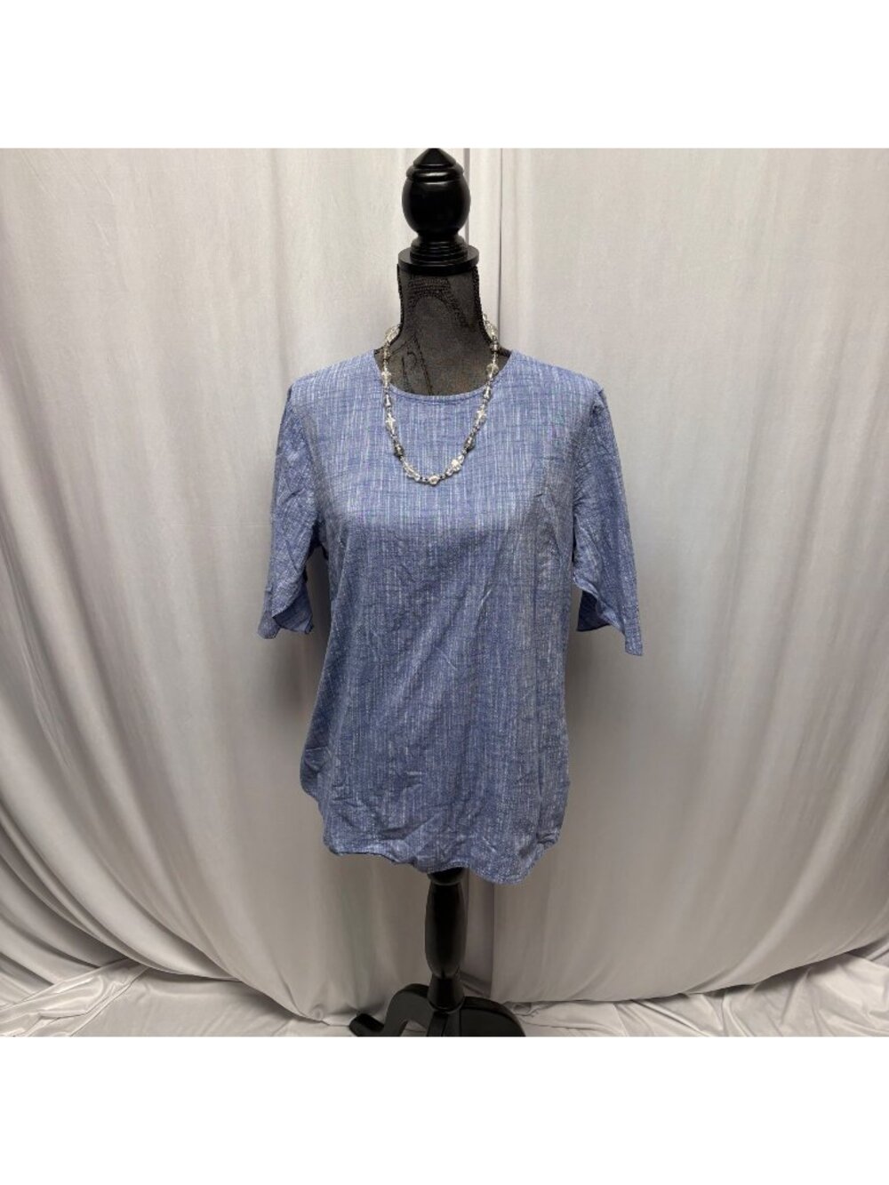 Charlie Paige Top Womens Size Medium Blue Button Back Lightweight Cotton Casual